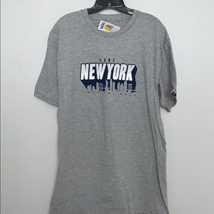 VANS •  Adult Unisex T Shirt •  Size Large • NWT